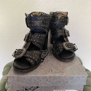 Freebird Violet Black Sandals